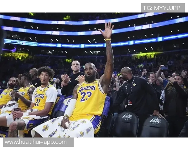 詹姆斯祝贺蒂耶罗生涯首分称这是众多扣篮中的第一记